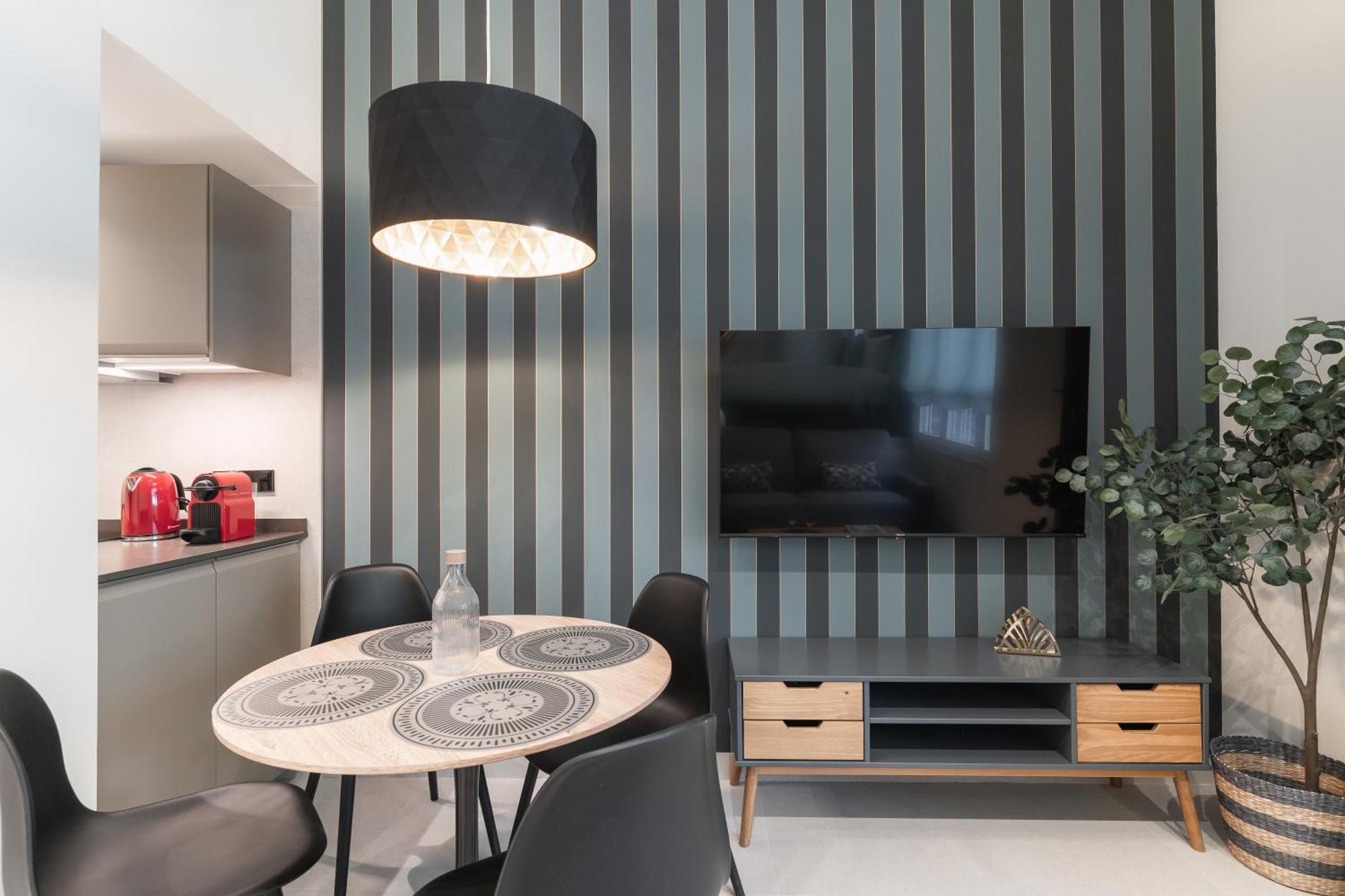 Laurel-Mintystay Apartments マドリード エクステリア 写真