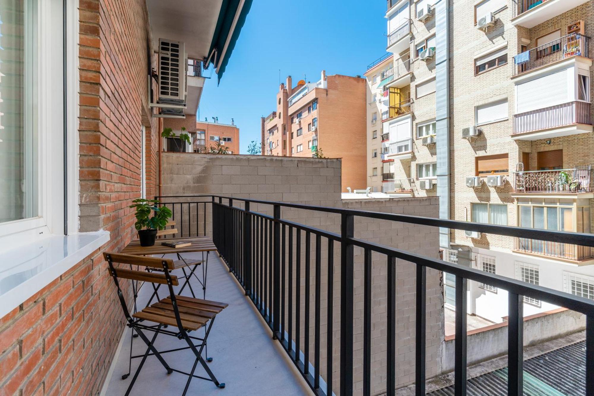 Laurel-Mintystay Apartments マドリード エクステリア 写真