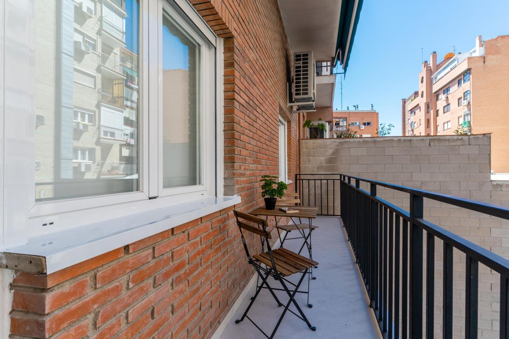 Laurel-Mintystay Apartments マドリード エクステリア 写真