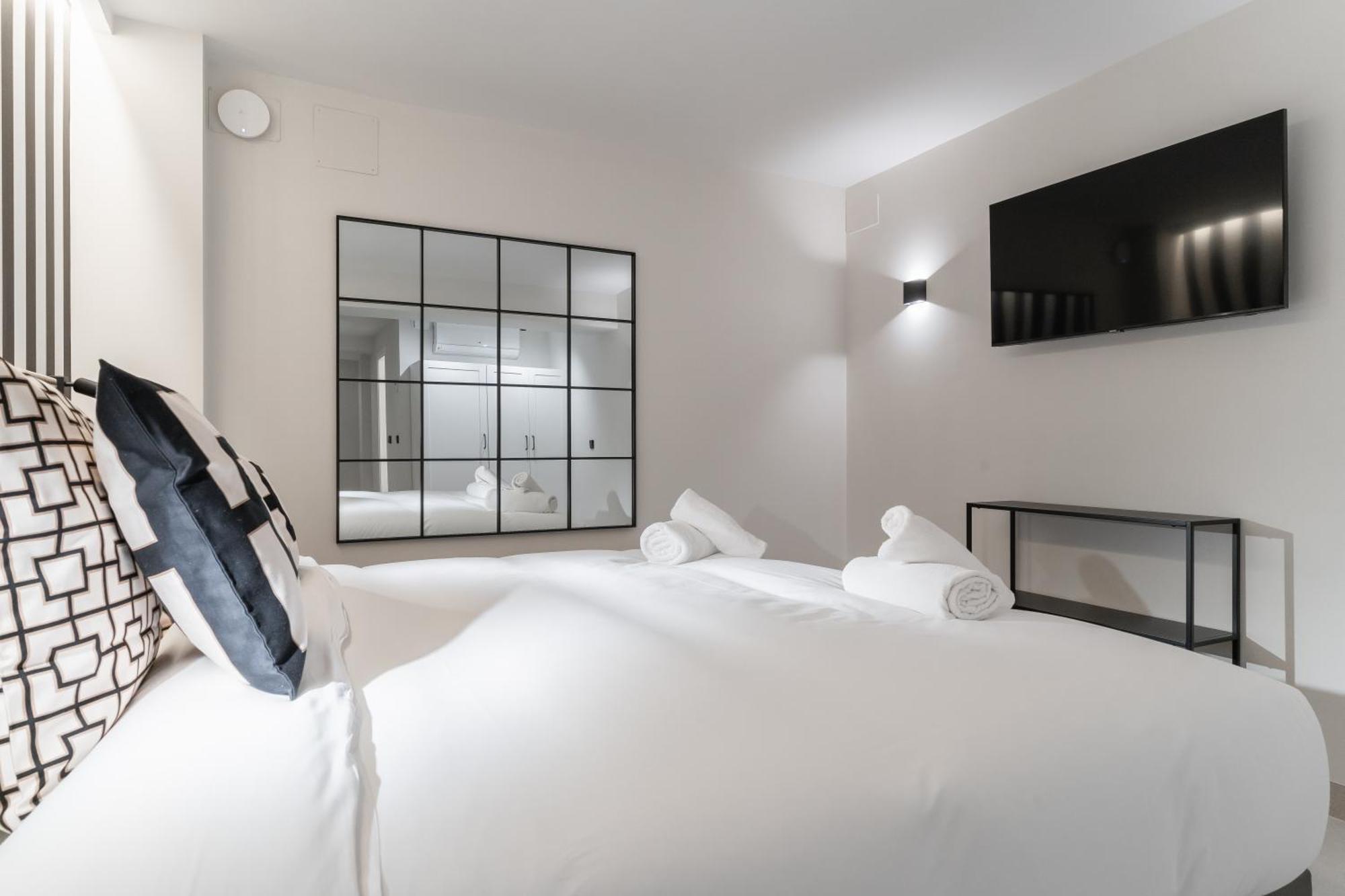 Laurel-Mintystay Apartments マドリード エクステリア 写真