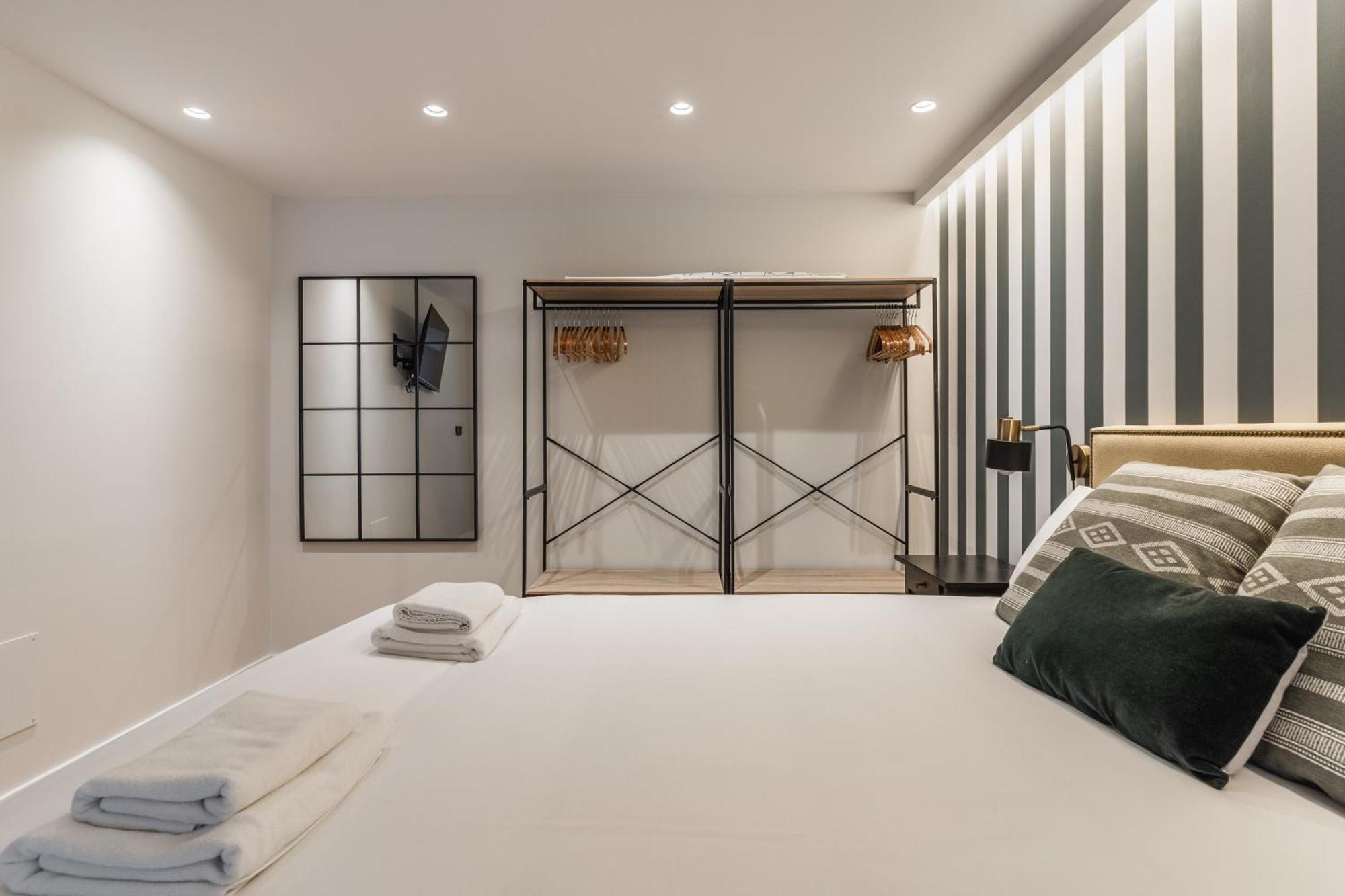 Laurel-Mintystay Apartments マドリード エクステリア 写真